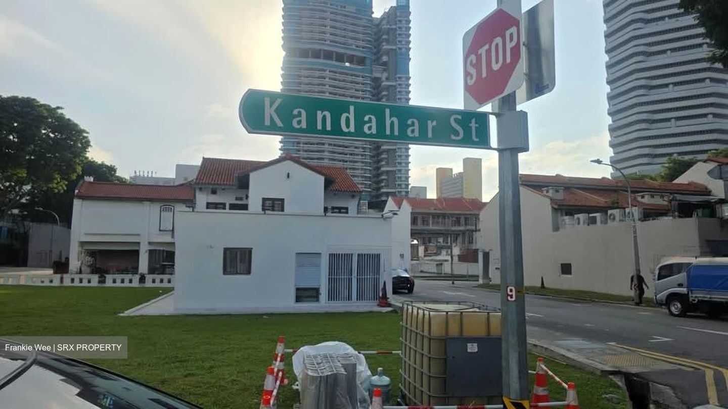 Kandahar Street (D7), Retail #586610111